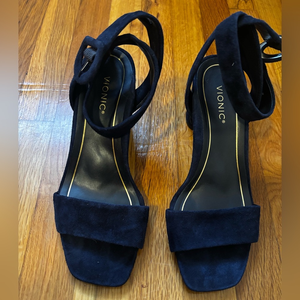 Vionic Blue heels 7 velvet